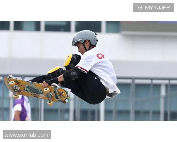 成都滑板队与杭州滑板队赛后复盘探讨团队协作的成功与不足之处